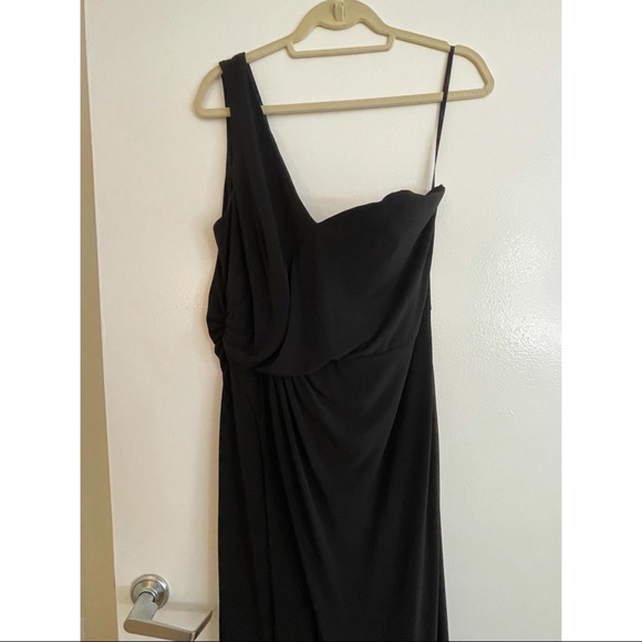 Laundry by Shelli Segal - Black Gown size 12 - Picture 2 of 9